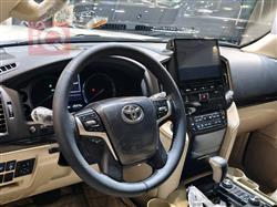 تۆیۆتا لاند کروزەر